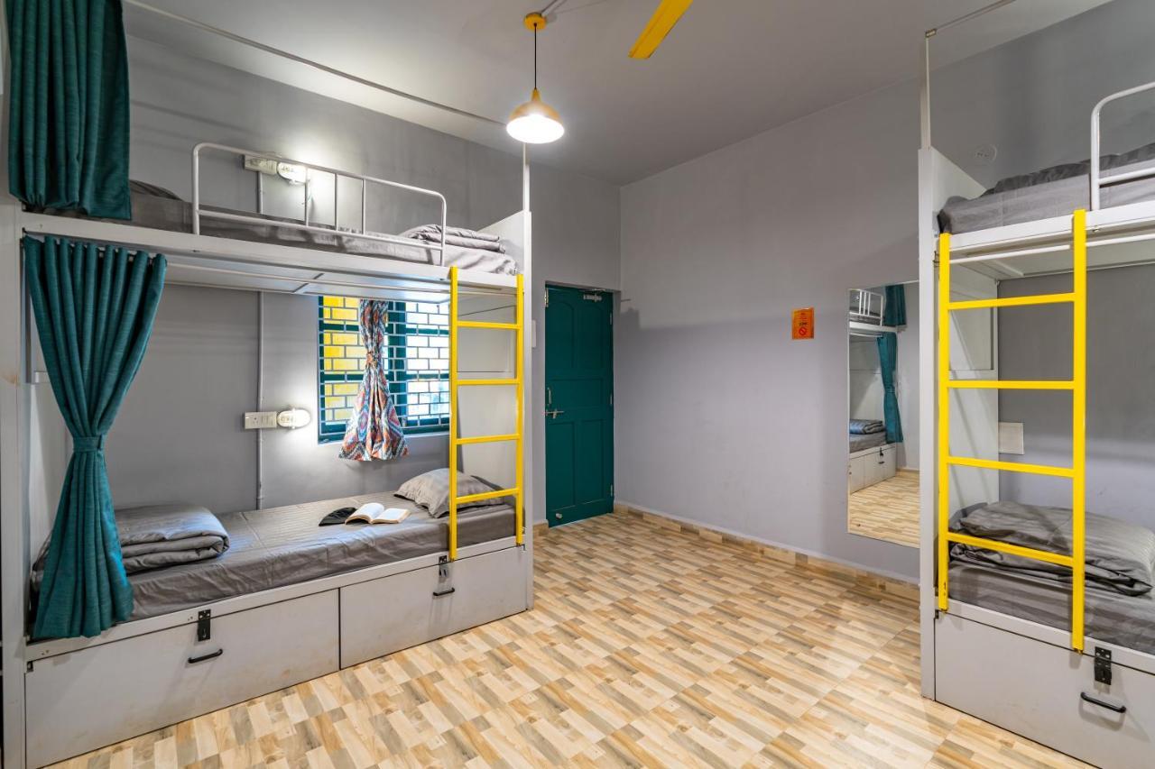 Whoopers Hostel Anjuna, Goa Dış mekan fotoğraf