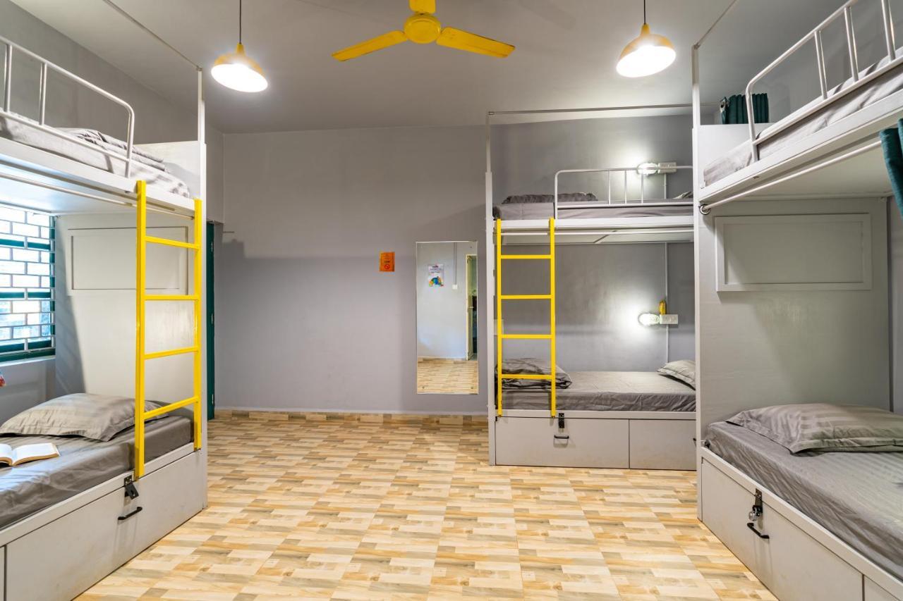 Whoopers Hostel Anjuna, Goa Dış mekan fotoğraf