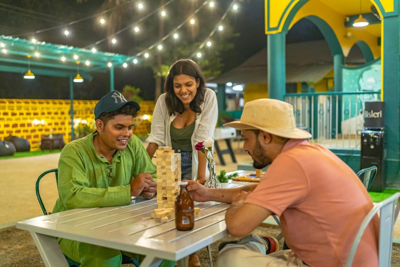 Whoopers Hostel Anjuna, Goa Dış mekan fotoğraf